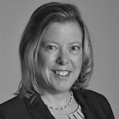 Julie Roach headshot